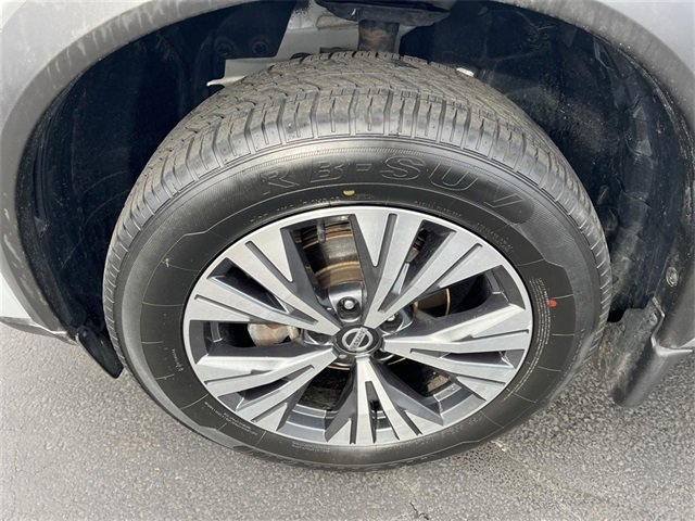 Used 2021 Nissan Rogue SV image 17