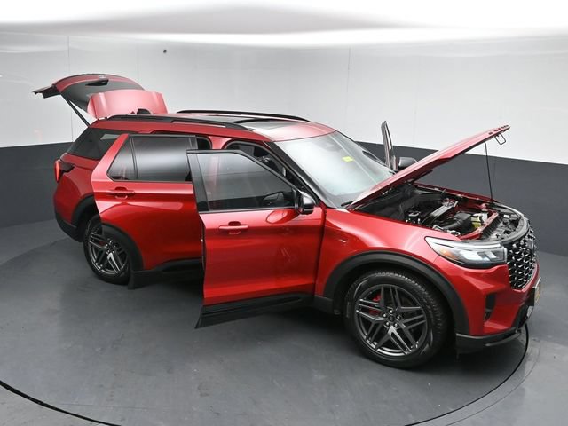 Certified 2025 Ford Explorer ST AWD/4WD image 51