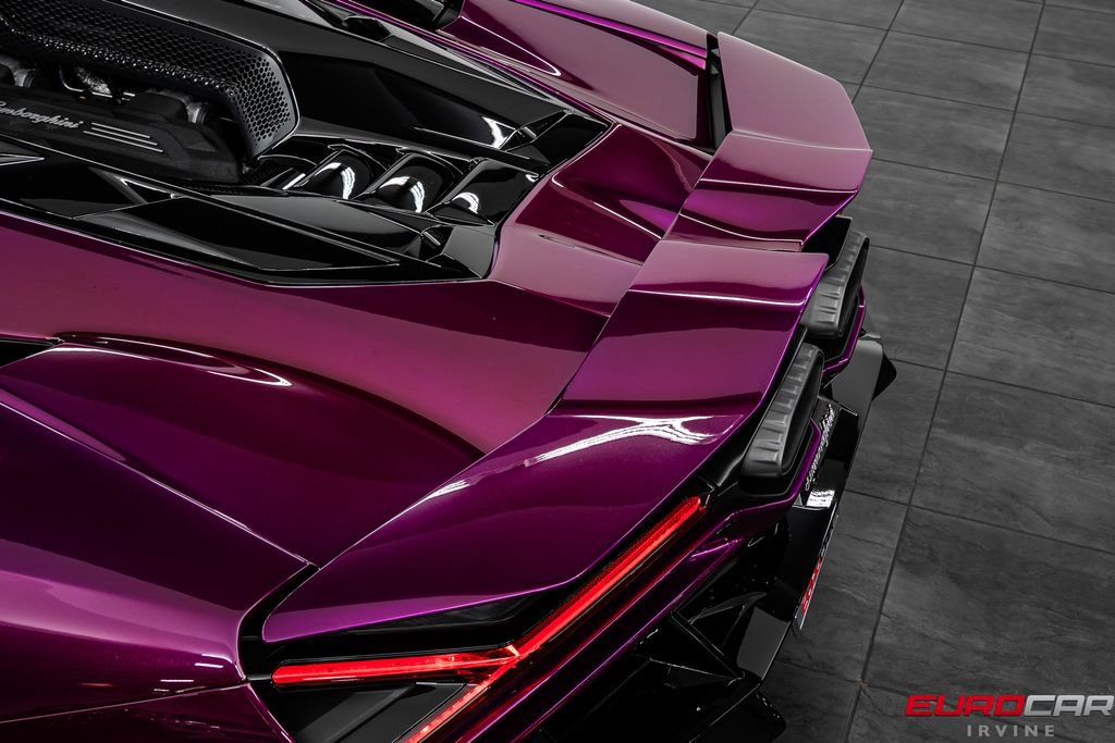 Used 2025 Lamborghini Revuelto AWD/4WD image 21