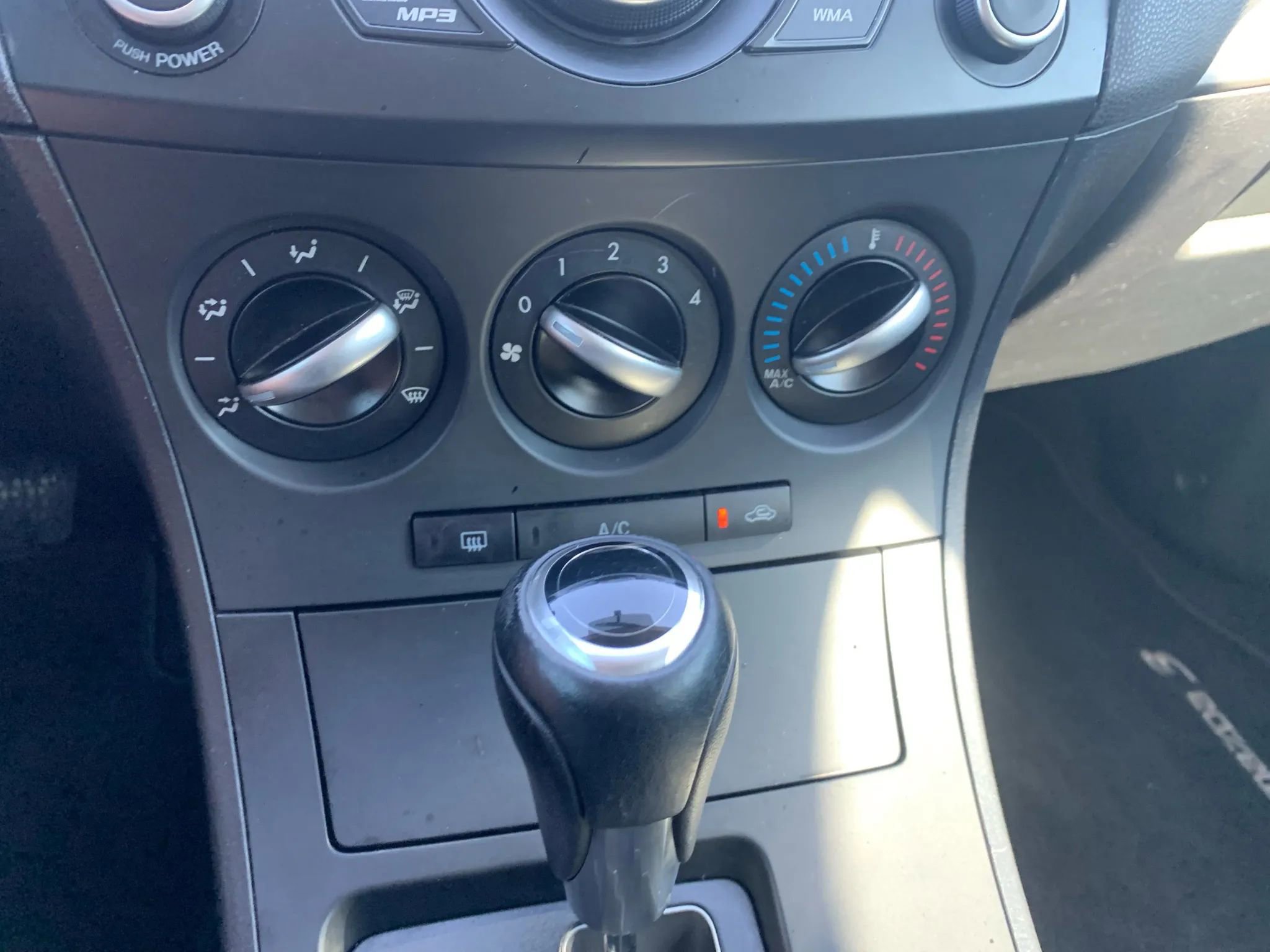 Used 2012 MAZDA MAZDA3 i Touring image 29