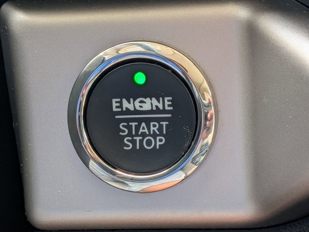 Used 2024 Ford Expedition XLT image 31