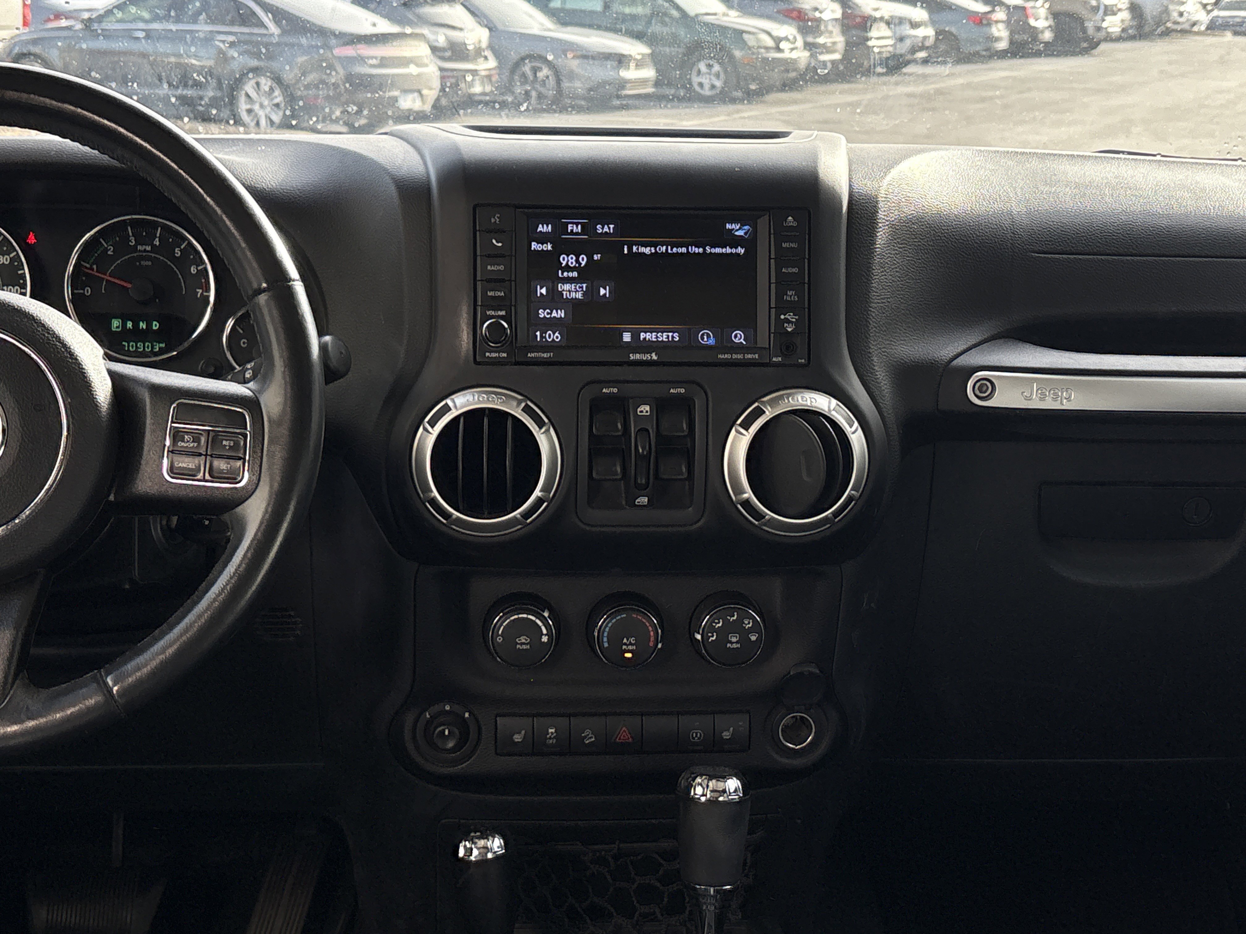 Used 2018 Jeep Wrangler Unlimited Rubicon w/ Cold Weather Group image 27