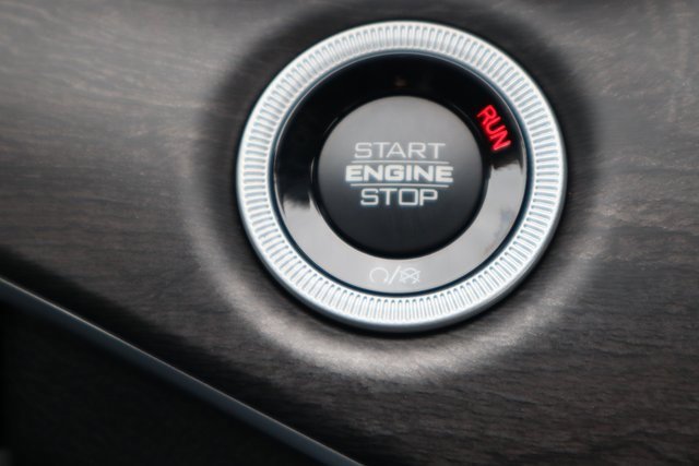 New 2025 Jeep Grand Cherokee Limited w/ Trailer Tow Package image 11