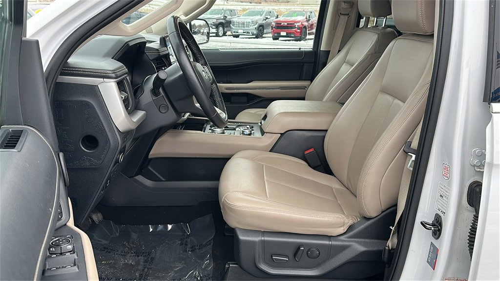 Used 2024 Ford Expedition Max XLT image 14