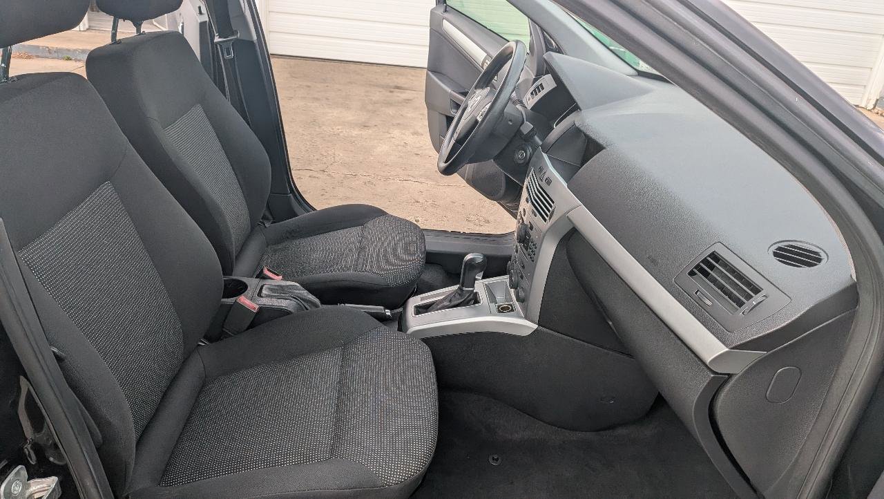 Used 2008 Saturn Astra XR image 13