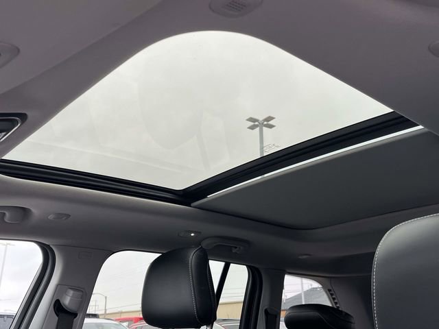 Used 2023 Jeep Grand Cherokee Limited image 14