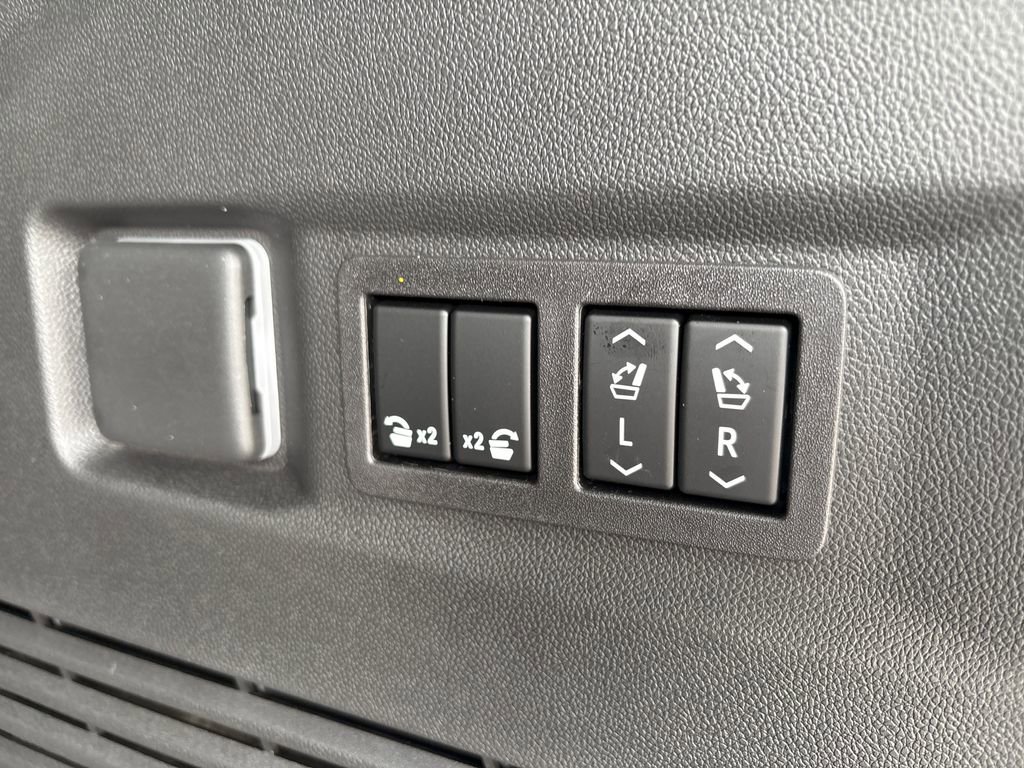 Certified 2026 Chevrolet Tahoe High Country AWD/4WD image 52