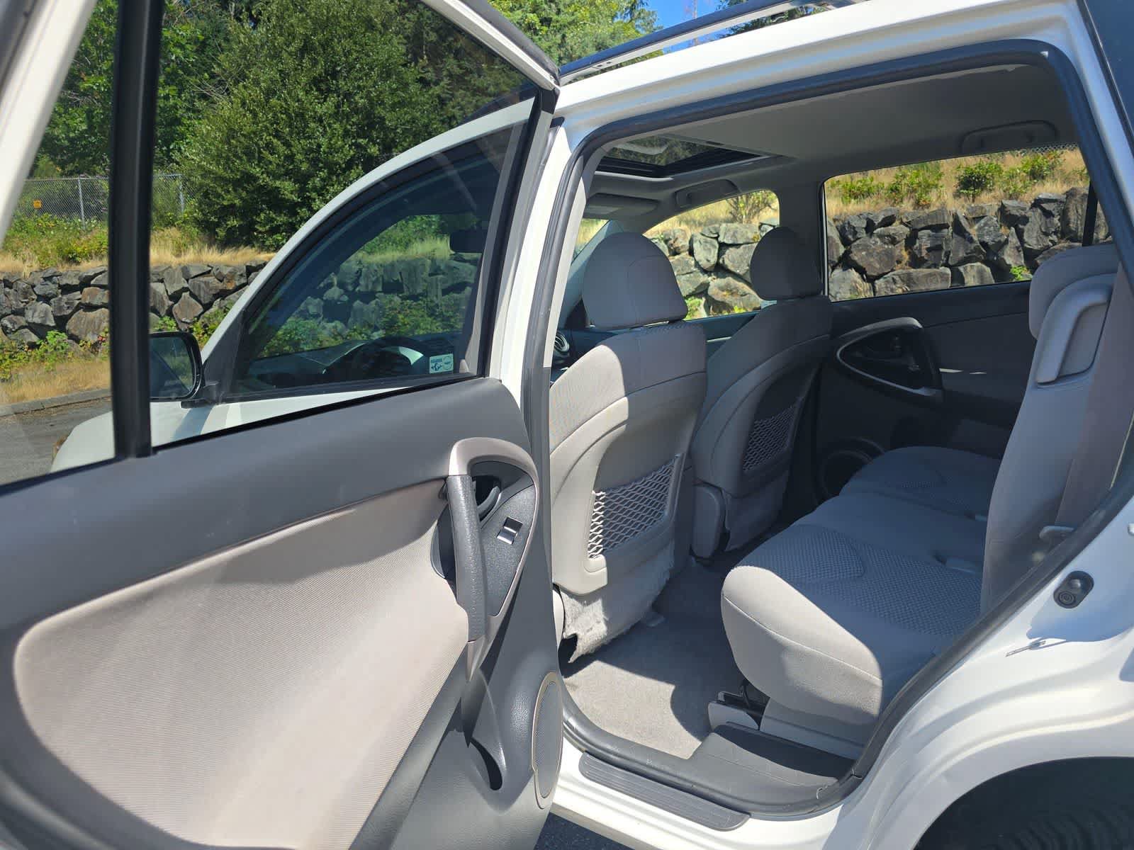 Used 2007 Toyota RAV4 Limited AWD/4WD image 22