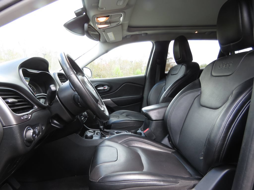 Used 2022 Jeep Cherokee Limited AWD/4WD image 10
