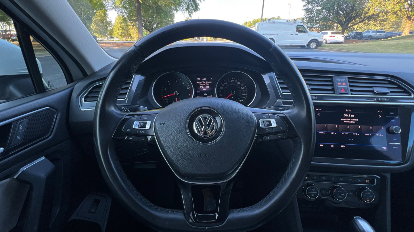 Used 2018 Volkswagen Tiguan SEL w/ 3rd Row Seat Package AWD/4WD image 33