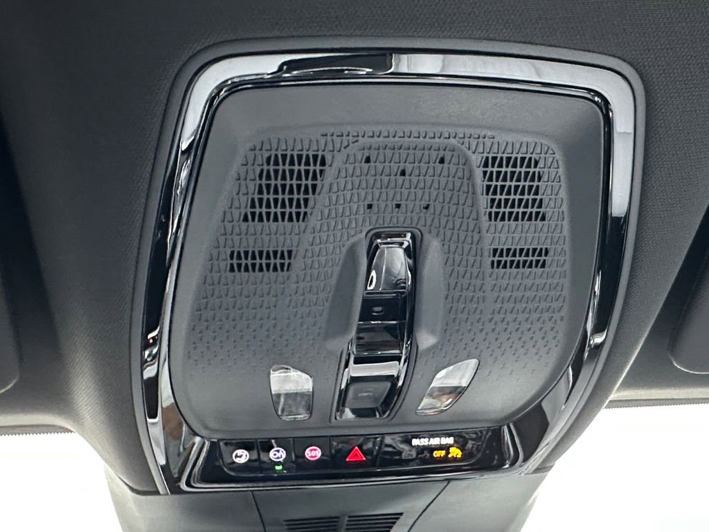 Used 2025 Cadillac Lyriq Sport image 17