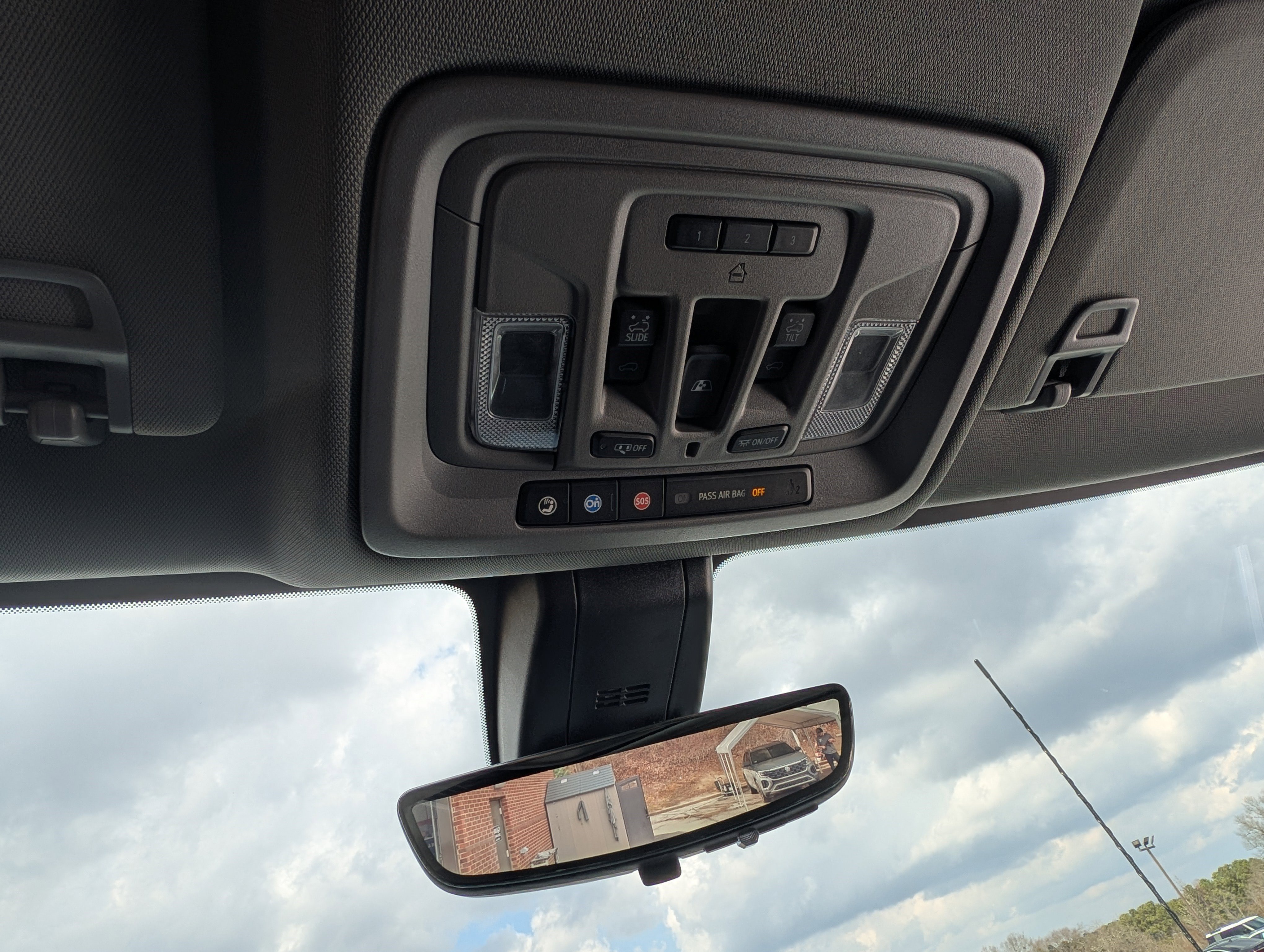 Used 2021 Chevrolet Silverado 2500 LTZ w/ LTZ Premium Package image 31