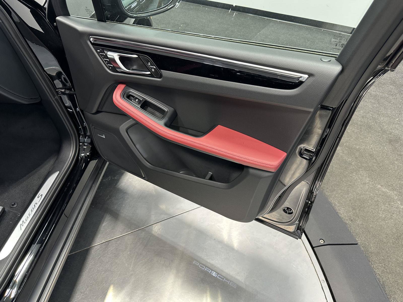 New 2026 Porsche Macan S AWD/4WD image 41