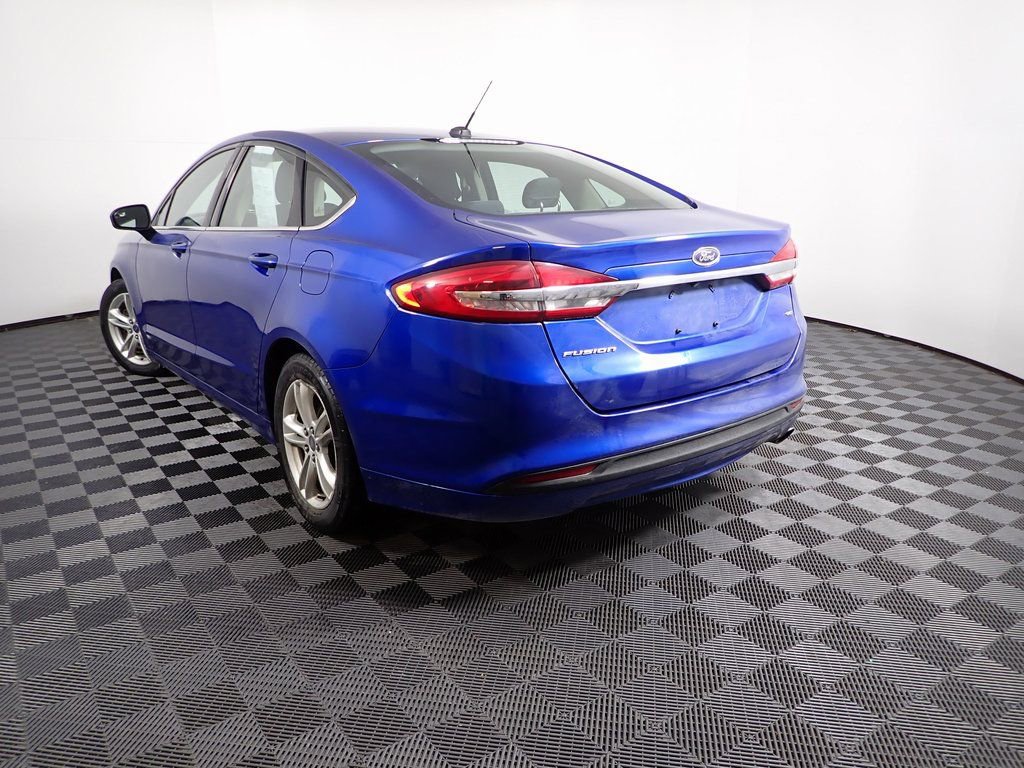 Used 2018 Ford Fusion SE image 9