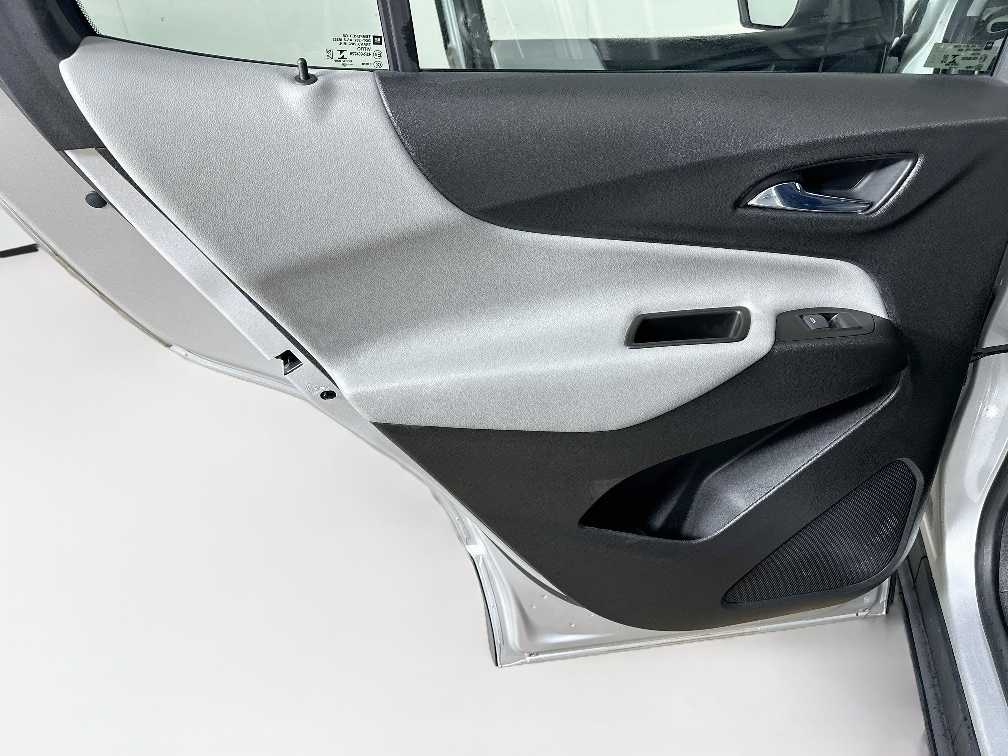 Used 2020 Chevrolet Equinox LS FWD image 25