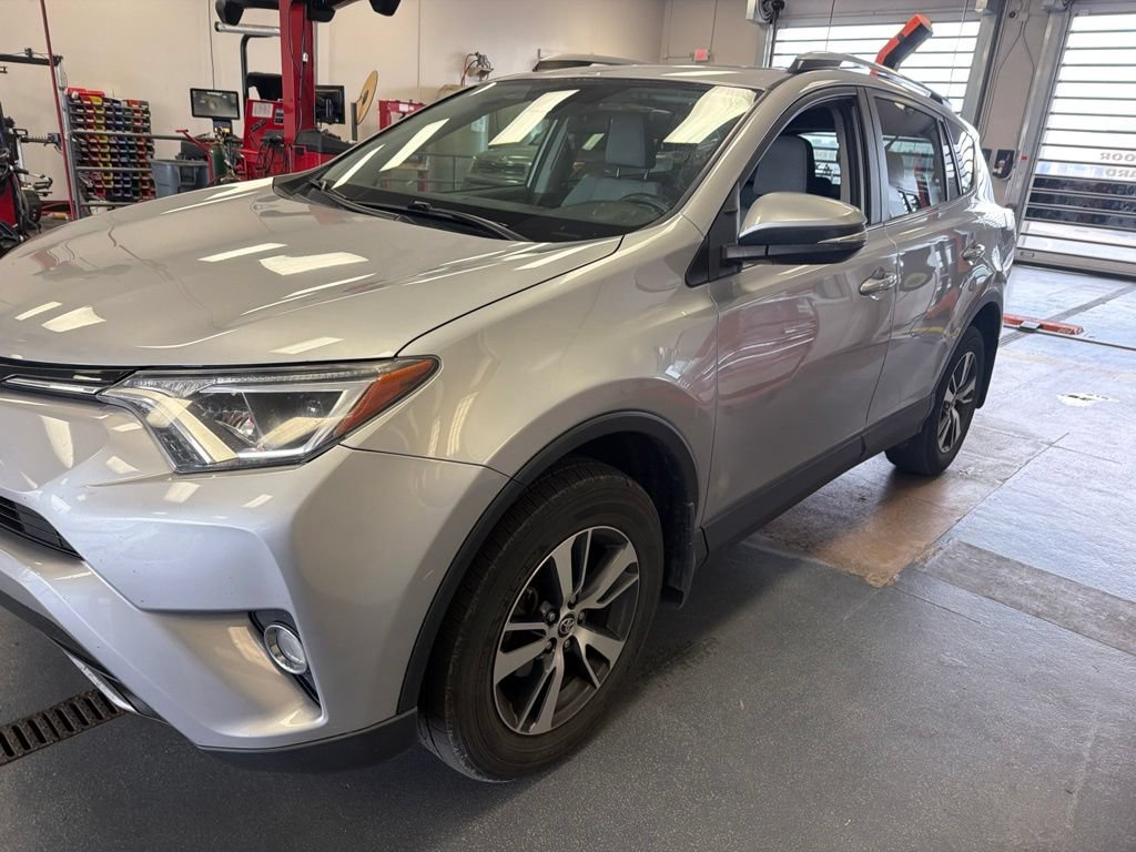 Used 2017 Toyota RAV4 XLE w/ Premium Special Value Package AWD/4WD image 3