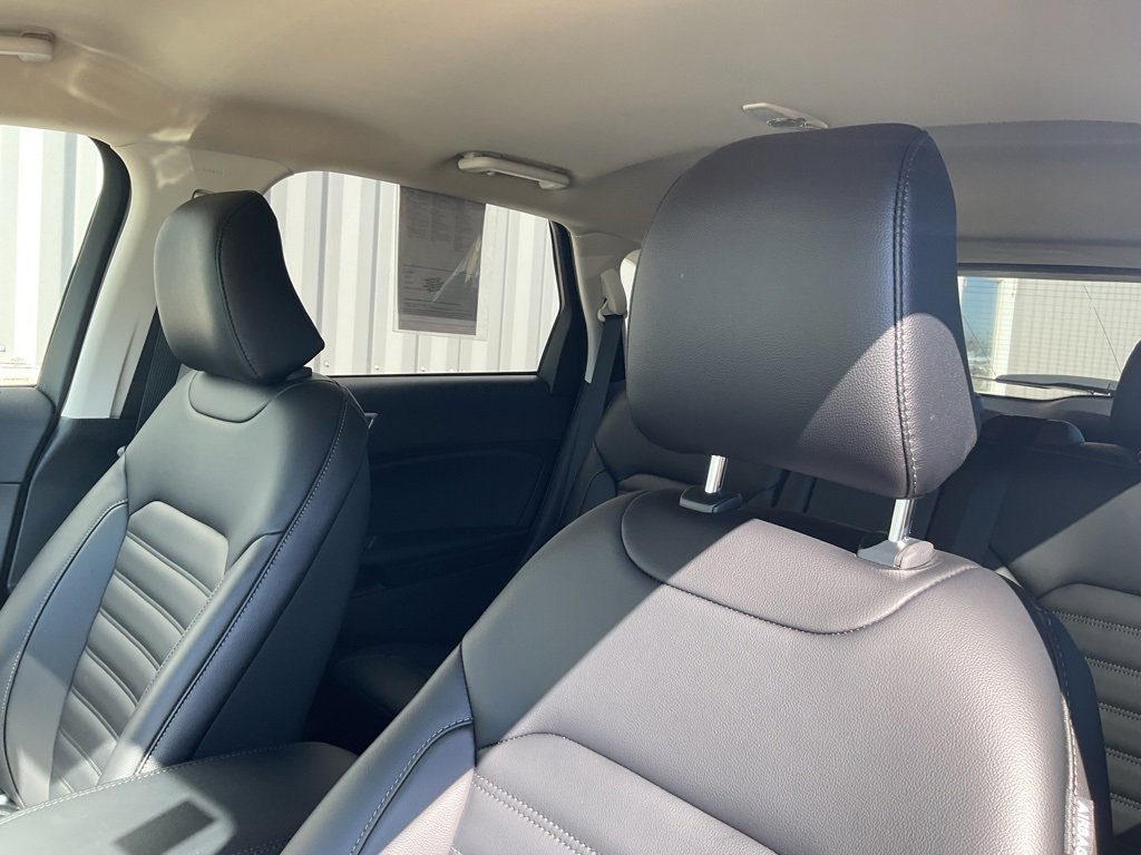 Used 2024 Ford Edge SEL w/ Convenience Package image 9