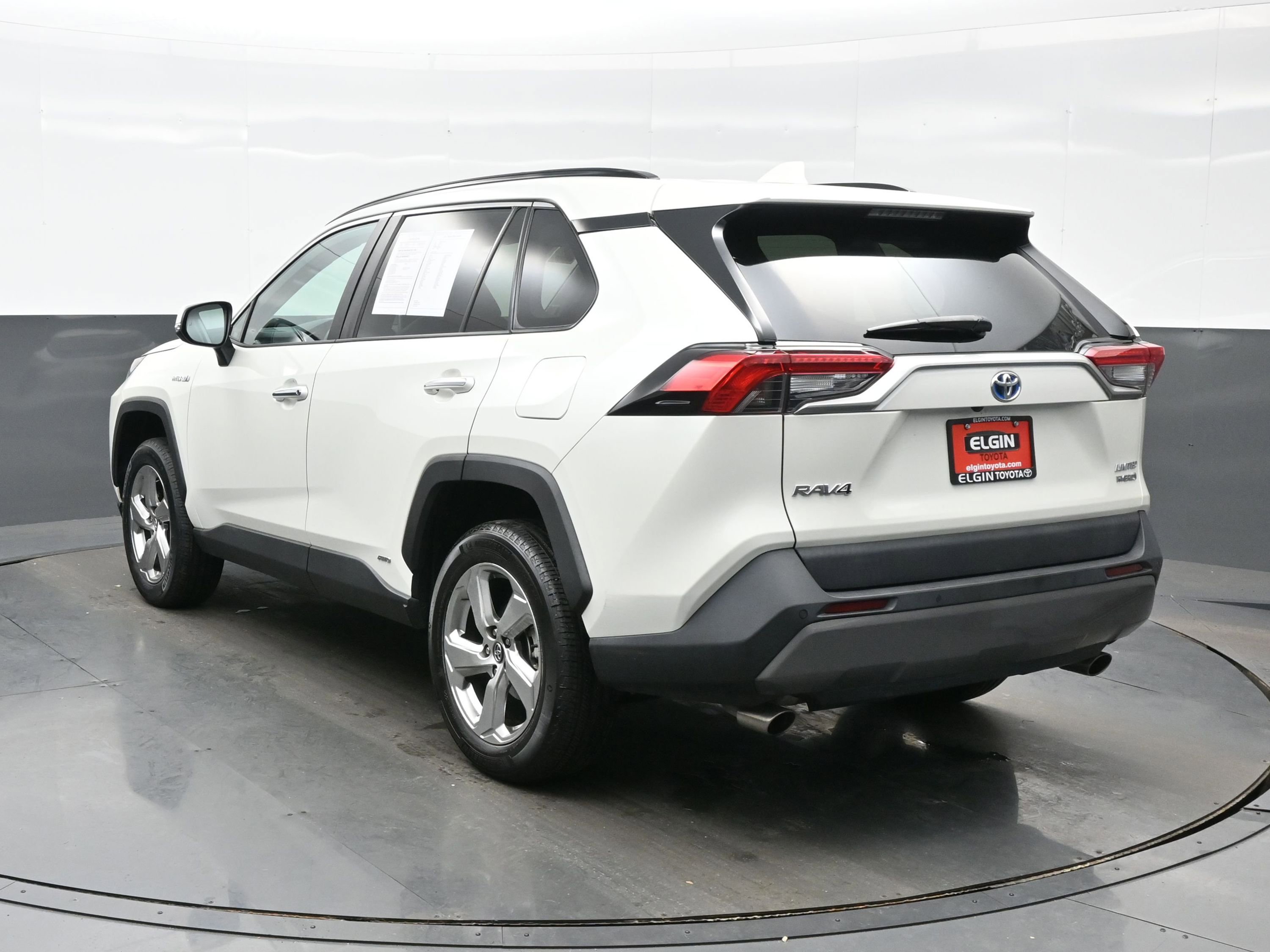 Used 2021 Toyota RAV4 Limited image 4