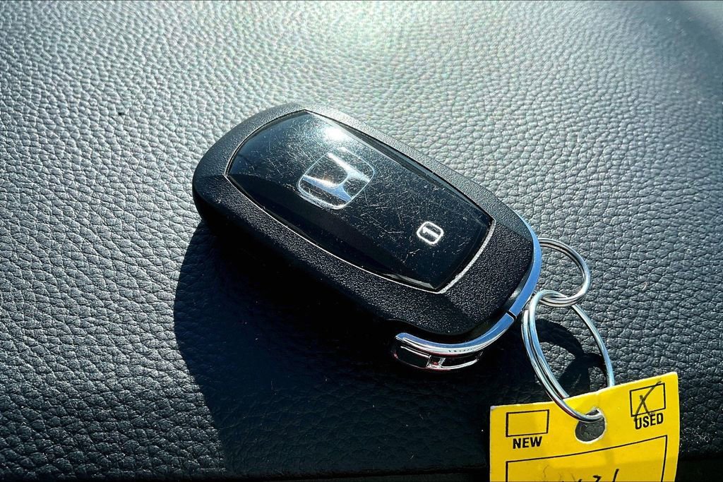 Used 2025 Honda CR-V EX-L image 13
