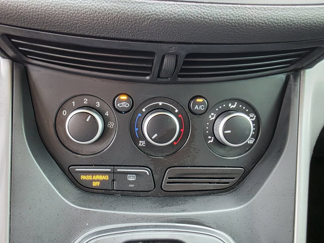 Used 2015 Ford Escape SE FWD image 25