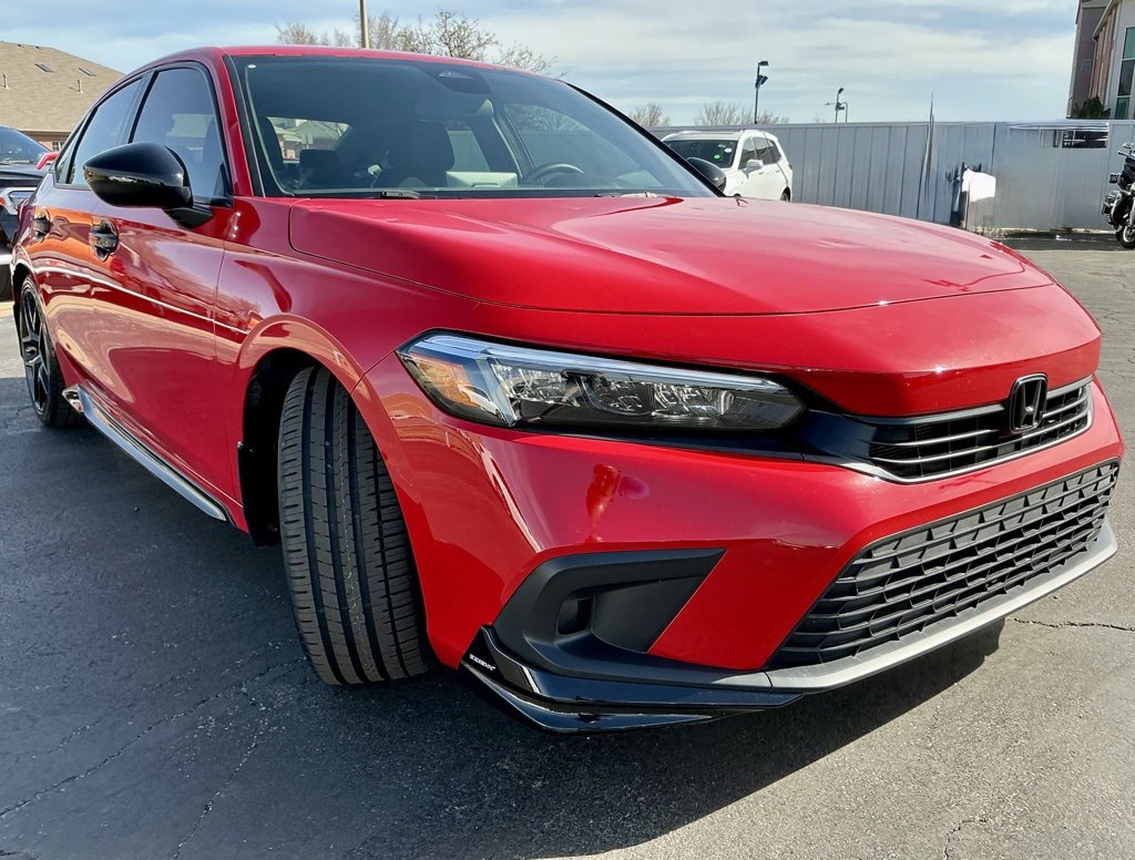 Used 2023 Honda Civic Sport image 2