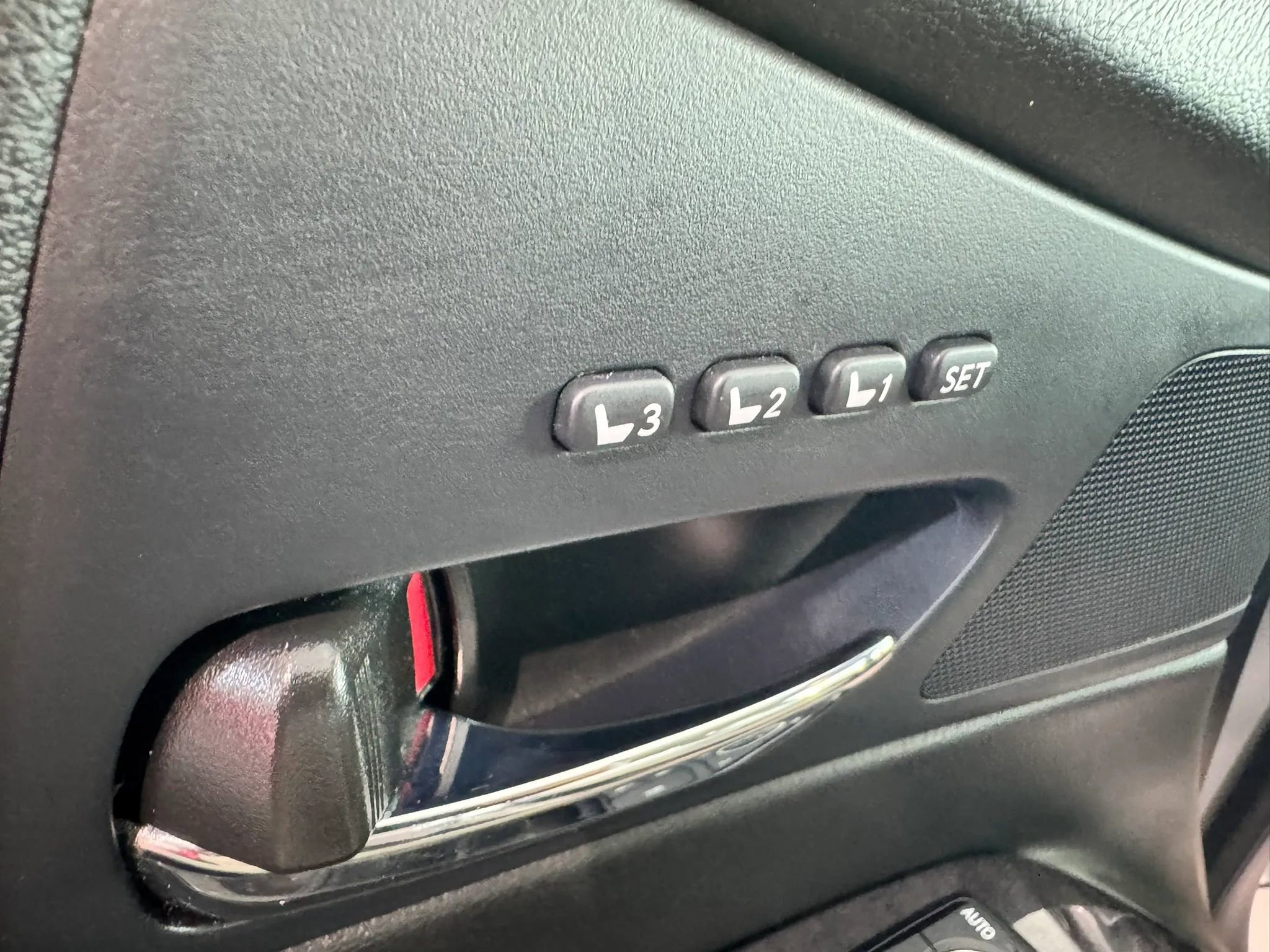 Used 2015 Lexus RX 450h AWD image 22