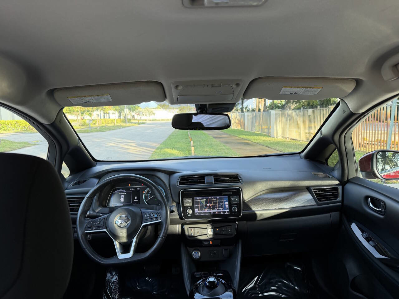 Used 2018 Nissan Leaf SV w/ SV Technology Package image 16