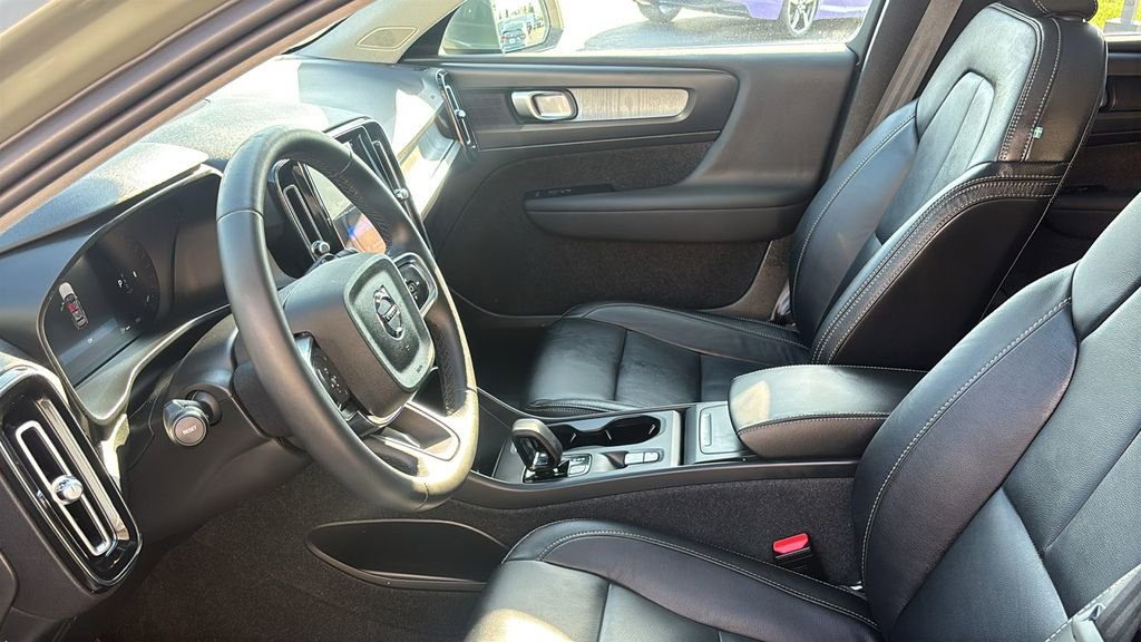 Certified 2024 Volvo XC40 B5 Core image 25