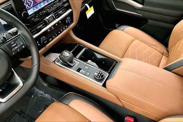 New 2025 Nissan Pathfinder Platinum w/ Lighting Package (N93) image 9