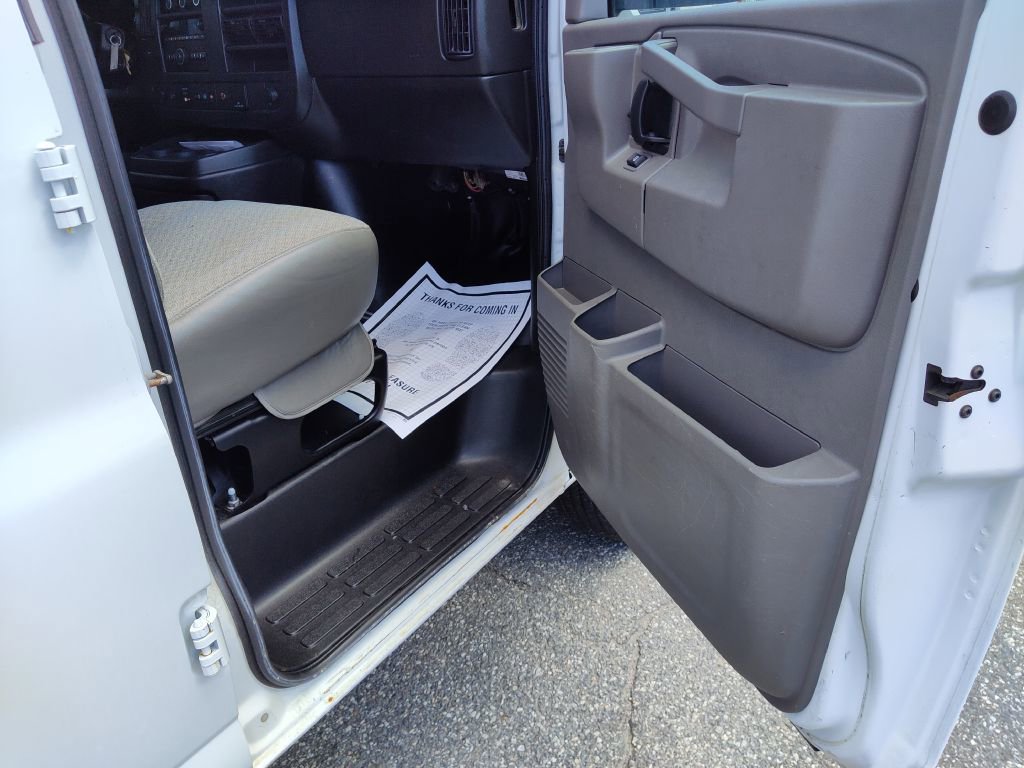 Used 2018 Chevrolet Express 2500 w/ Driver Convenience Package image 21