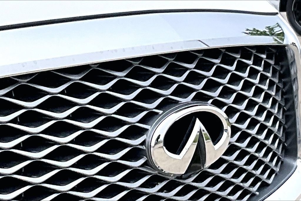 Certified 2023 INFINITI QX80 Sensory w/ Cargo Package AWD/4WD image 11