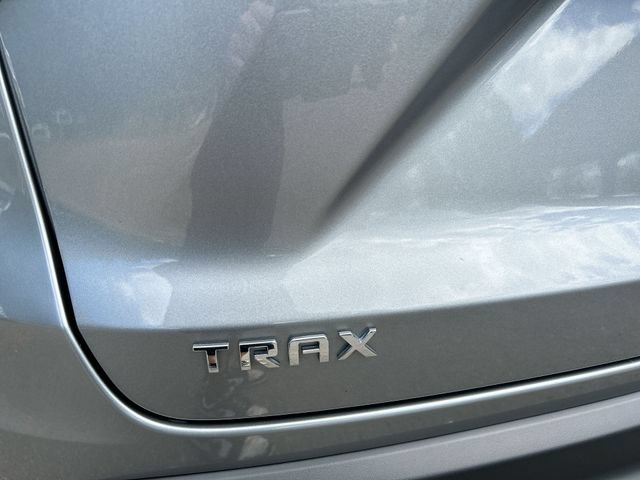 Used 2025 Chevrolet Trax LT FWD image 29