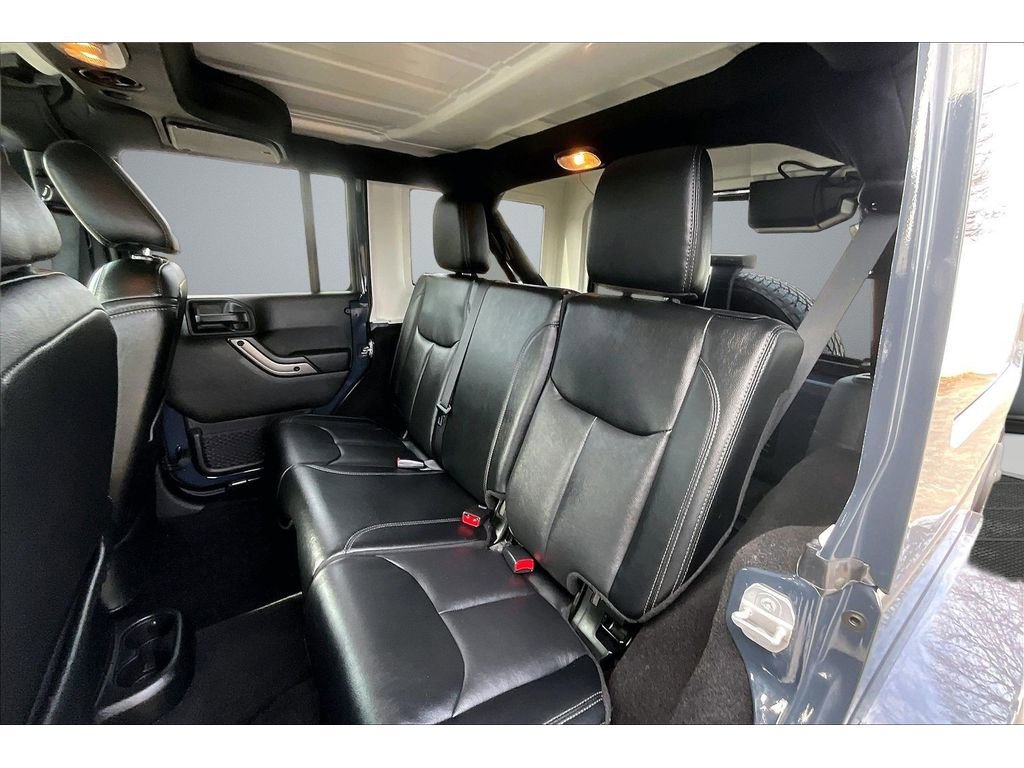 Used 2018 Jeep Wrangler Unlimited Sahara image 22