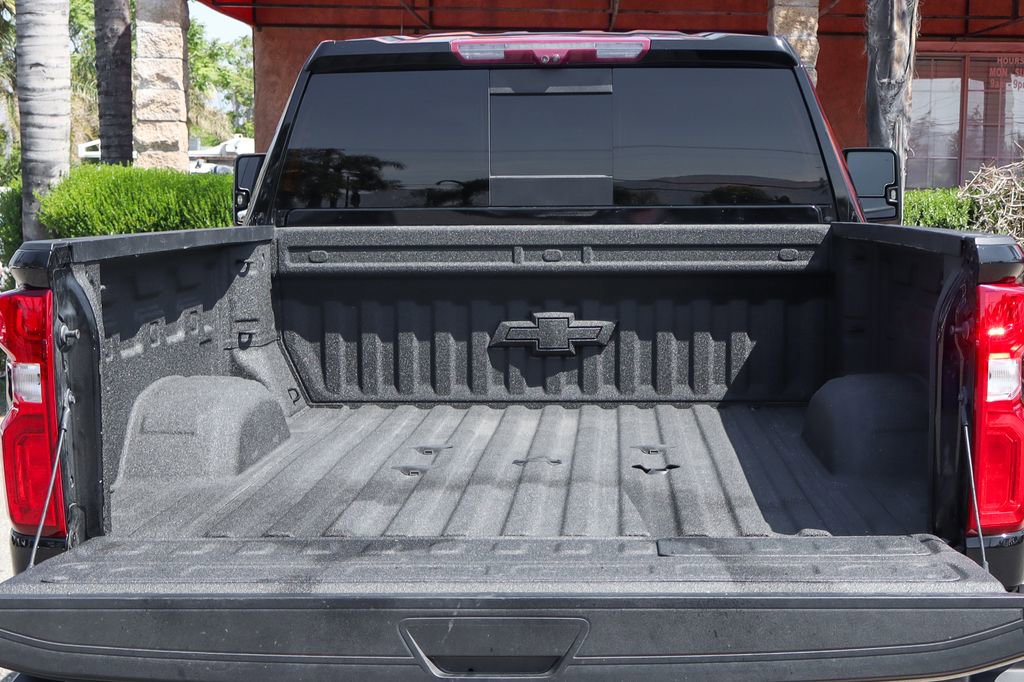 Used 2021 Chevrolet Silverado 2500 LTZ w/ LTZ Plus Package AWD/4WD image 8