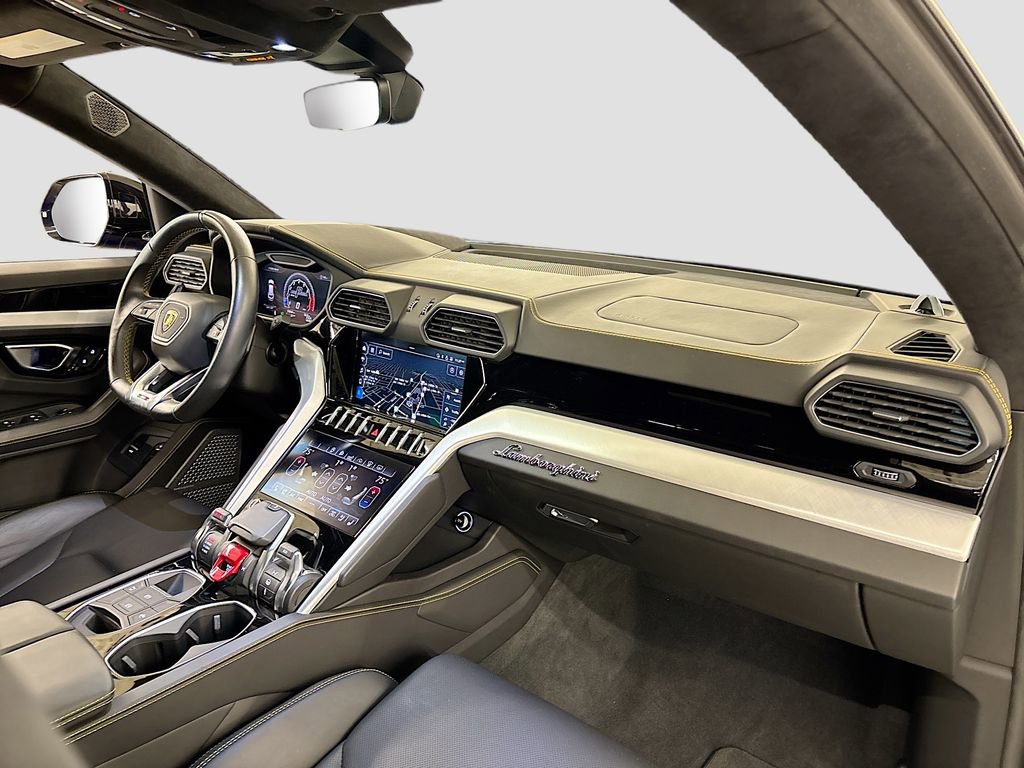 Used 2021 Lamborghini Urus image 14