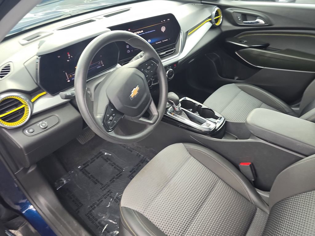 Used 2024 Chevrolet Trax LT image 16