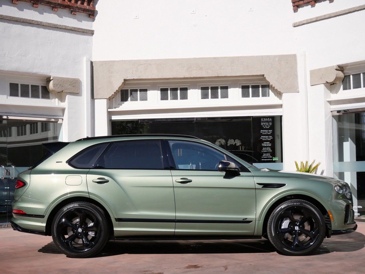 Used 2025 Bentley Bentayga AWD/4WD image 5