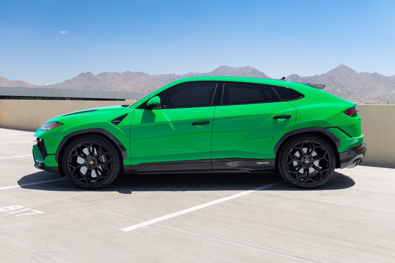 Used 2023 Lamborghini Urus Performante AWD/4WD image 5