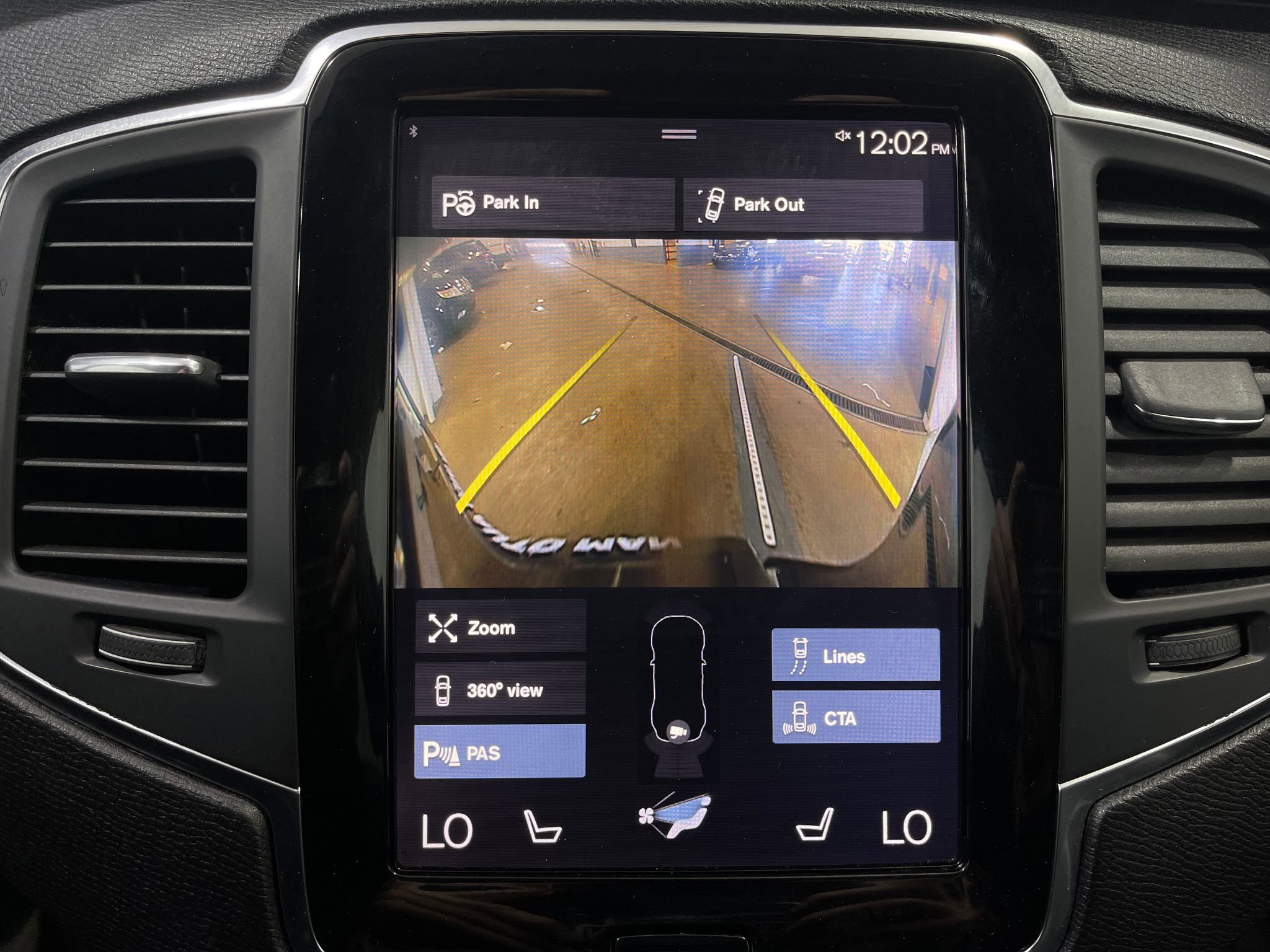 Used 2018 Volvo XC90 T5 Momentum w/ Convenience Package FWD image 11