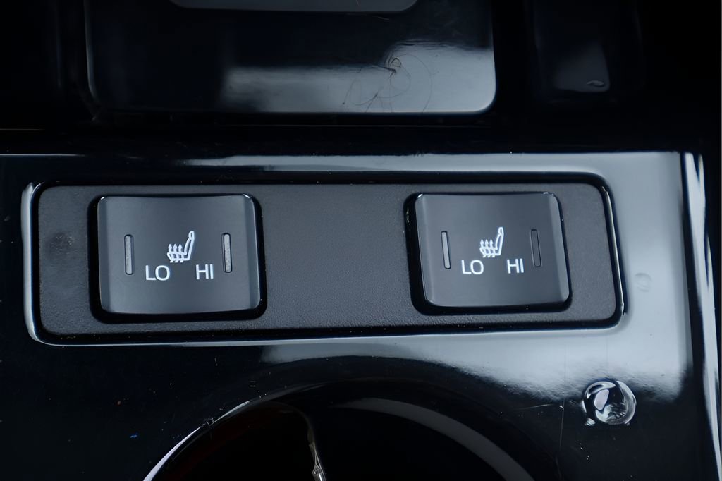 Certified 2019 Toyota Prius XLE FWD image 25