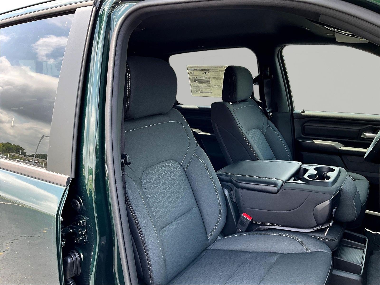 New 2026 RAM 1500 Express AWD/4WD image 19