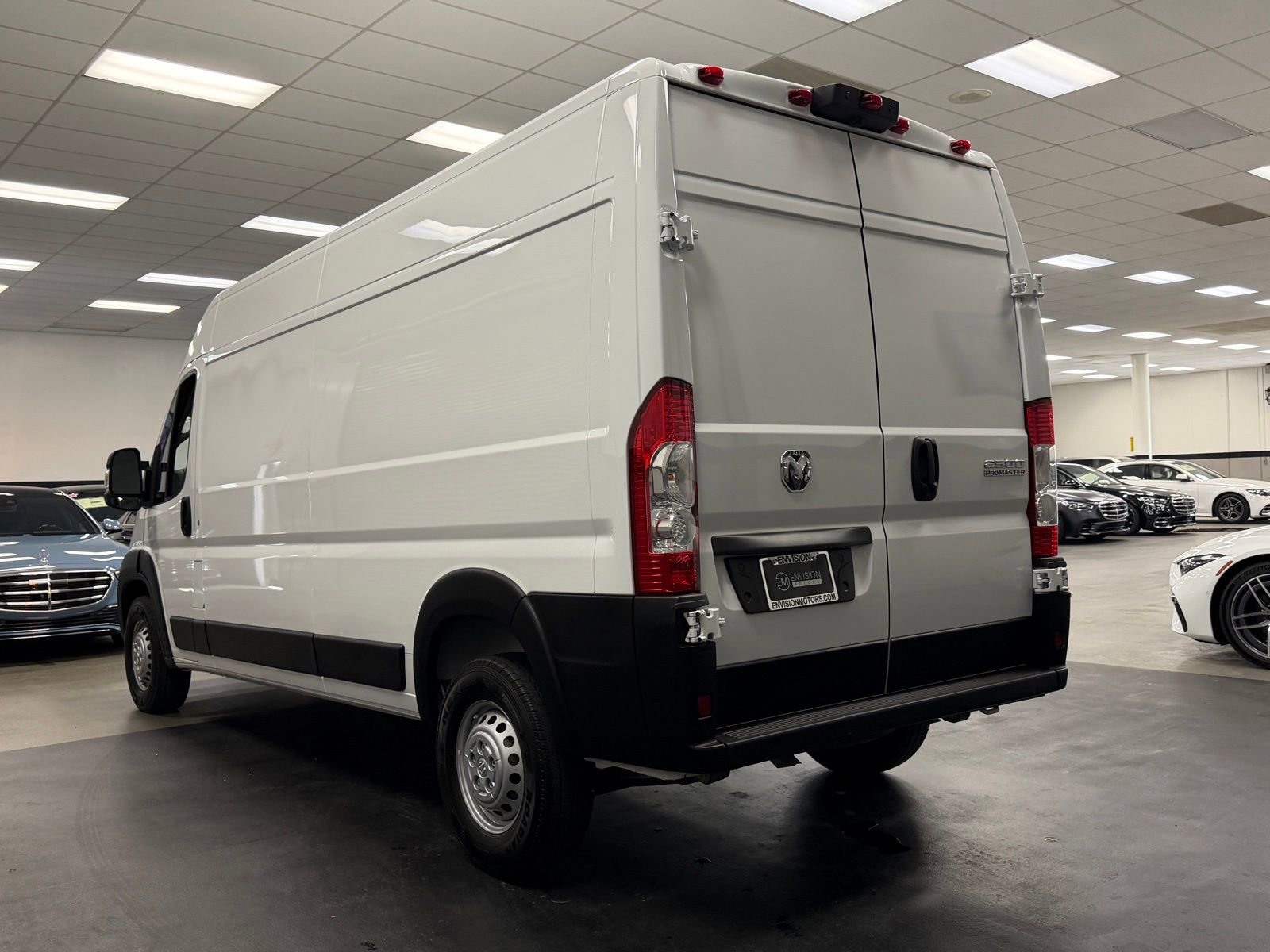 Used 2025 RAM ProMaster 2500 w/ Convenience Group FWD image 9