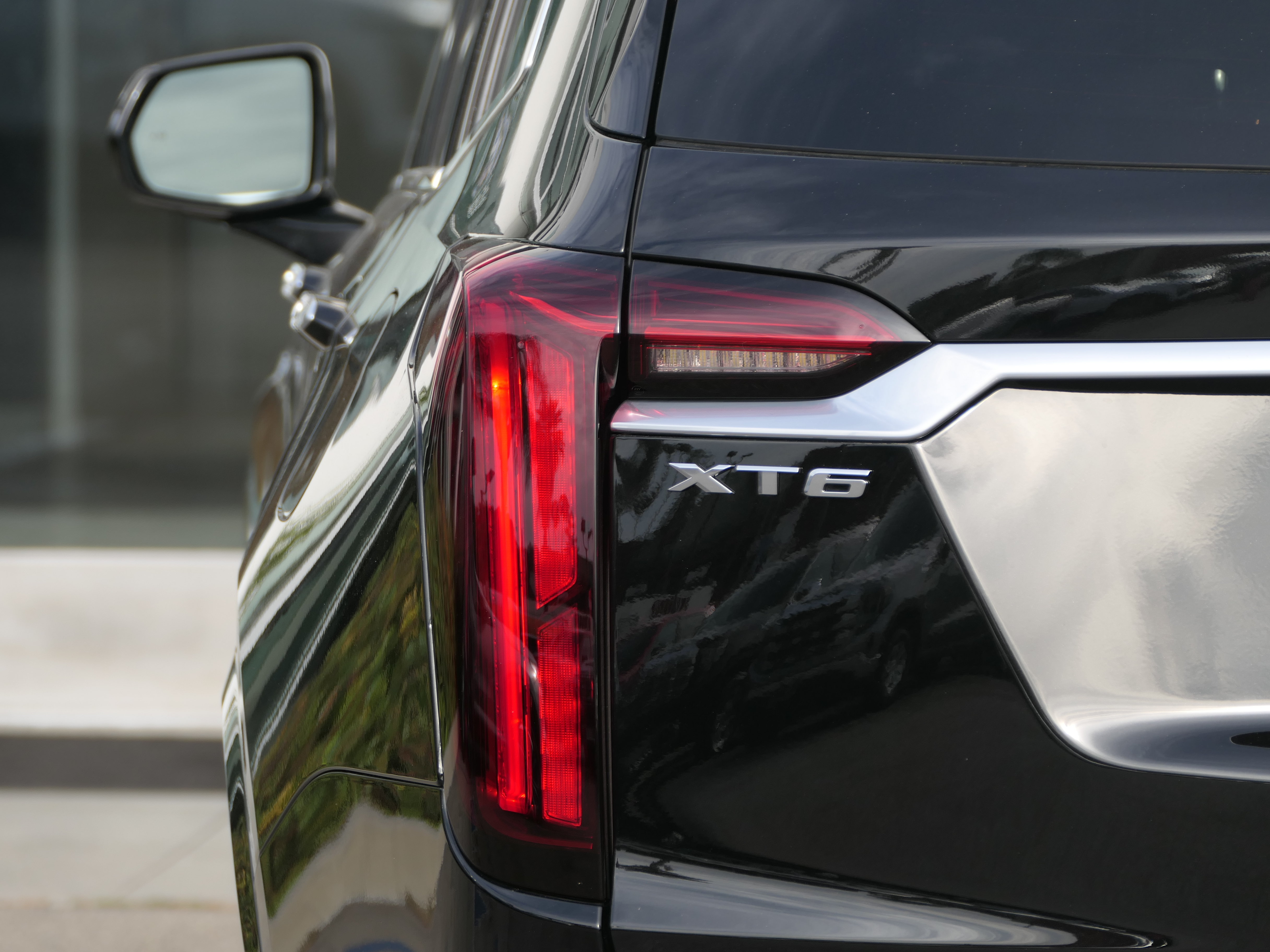 Certified 2025 Cadillac XT6 Premium Luxury FWD image 5