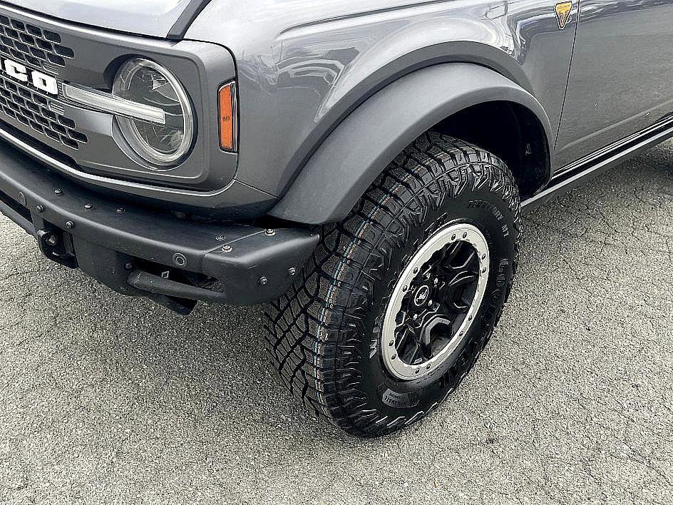 Used 2021 Ford Bronco Badlands image 11