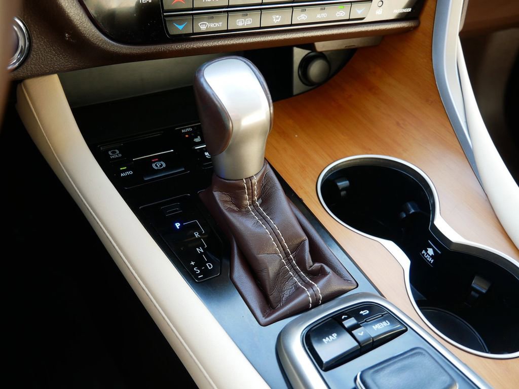 Used 2019 Lexus RX 450h AWD w/ Navigation Package image 24