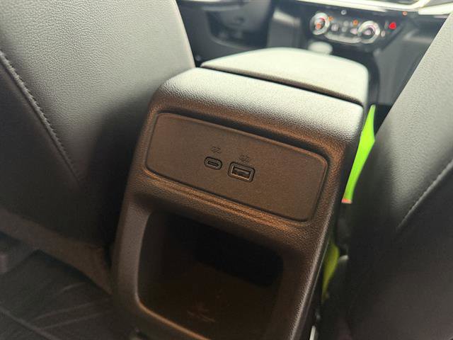 Used 2024 Chevrolet Trax RS FWD image 16