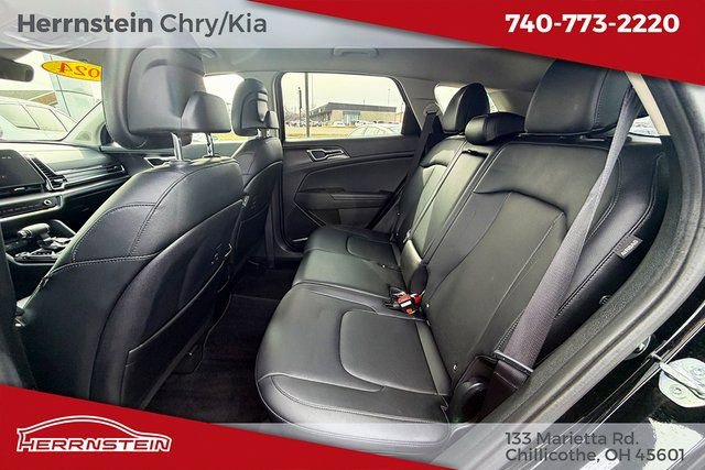 Used 2024 Kia Sportage EX image 13