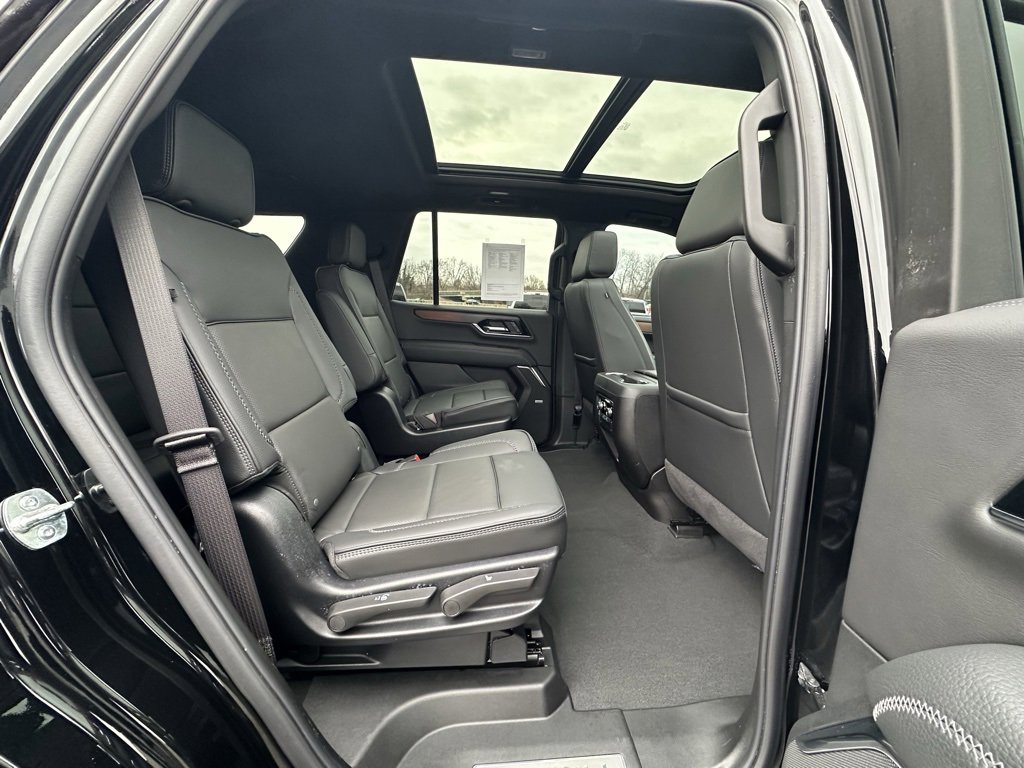 Used 2025 GMC Yukon Denali w/ Sun & Power Step Package image 15