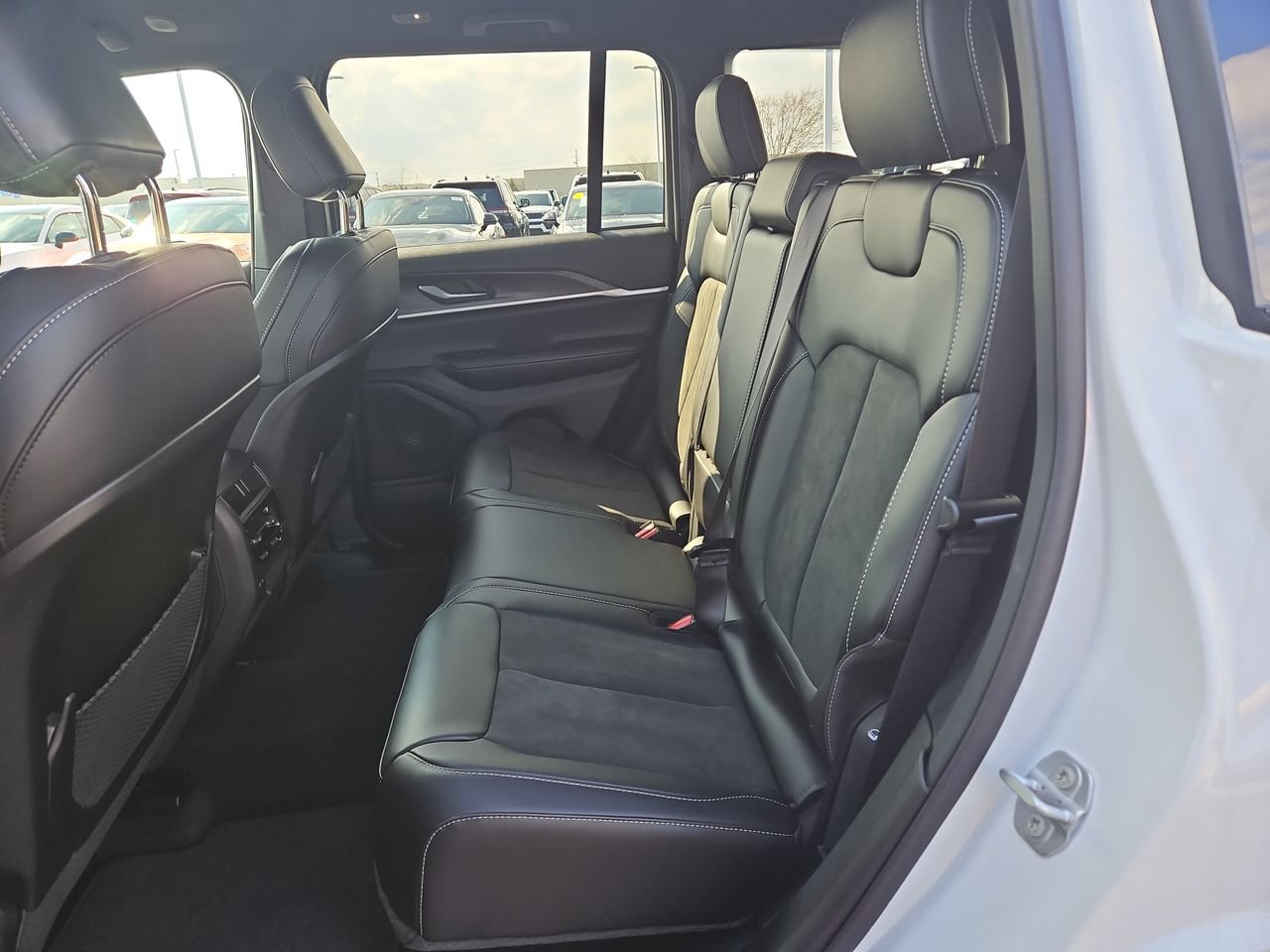 New 2026 Jeep Grand Cherokee Altitude AWD/4WD image 13