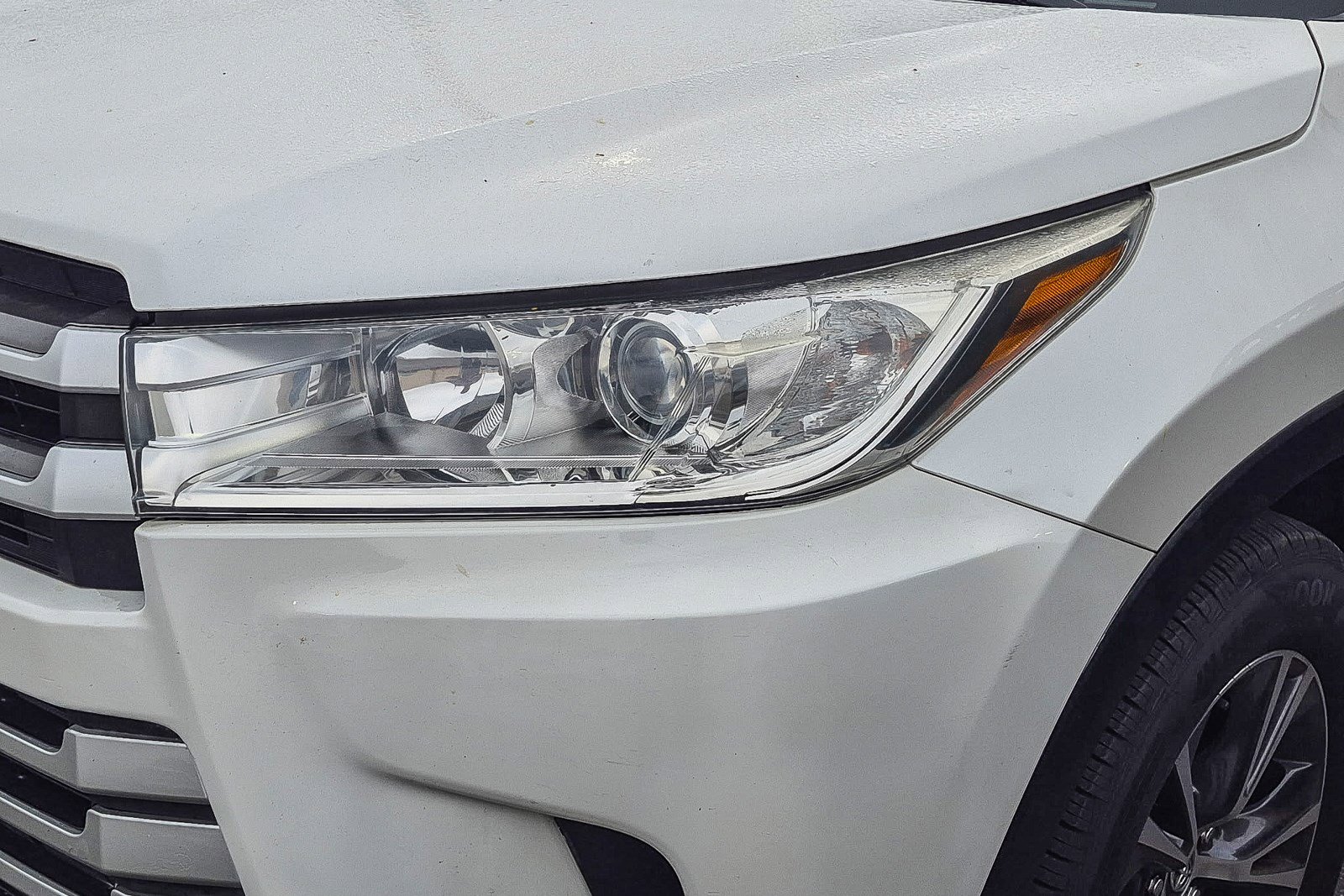 Used 2019 Toyota Highlander LE w/ Carpet Mat Package (TMS) image 8